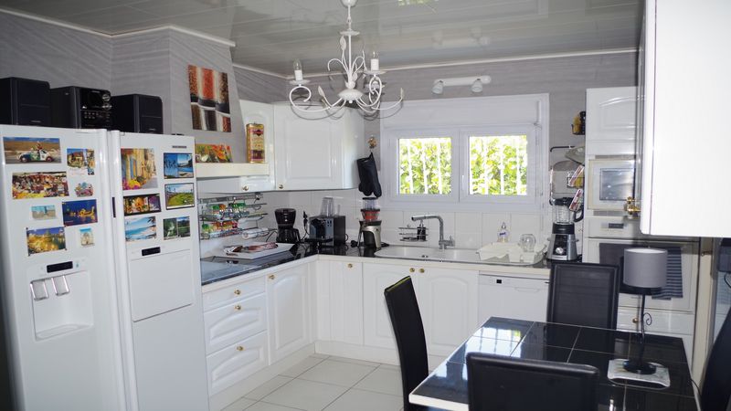 Maison 130m², 4 chambres sur 795m² avec piscine GRADIGNAN